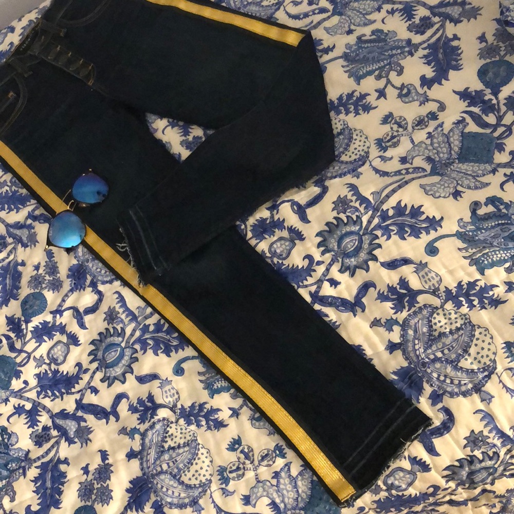 VERONICA BEARD Debbie 10” Skinny Jeans